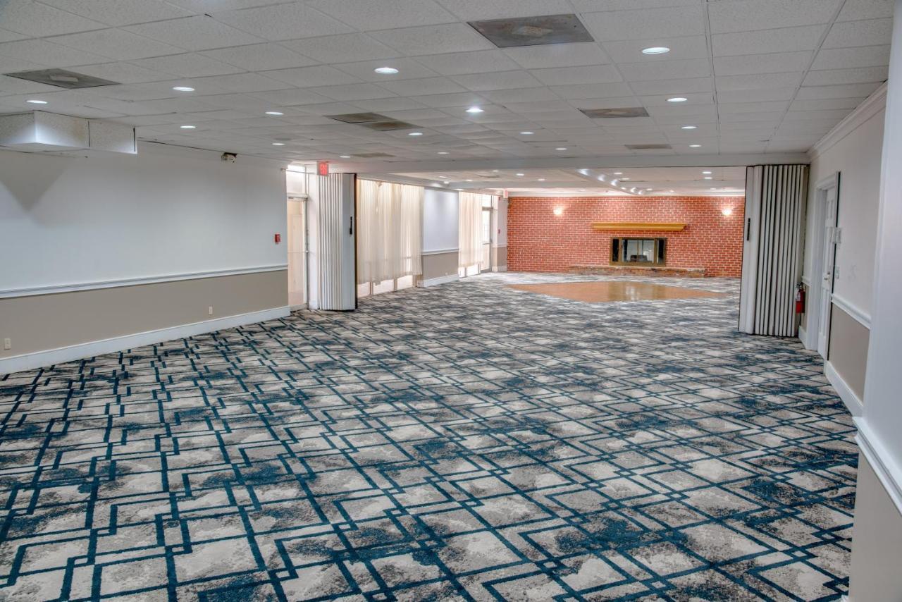Days Inn By Wyndham St. Petersburg / Tampa Bay Area Pinellas Park Exterior photo